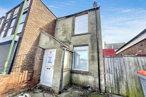 2 bed property, in John Street Square, £25,000