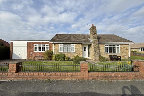 3 bed property, in Oakwood Close, £350,000