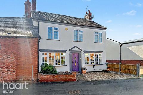 4 bed property, in King Street, £360,000