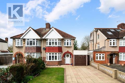 3 bed property, in London Road, £675,000