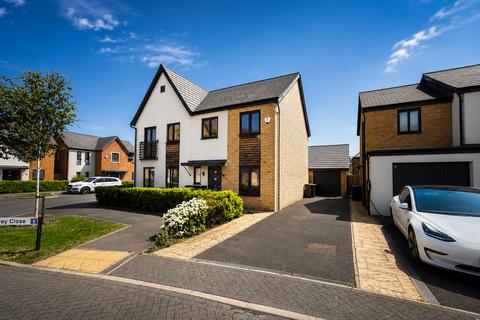 3 bed property, in Keighley Close, £399,900