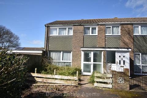 3 bed property, in The Links, £220,000