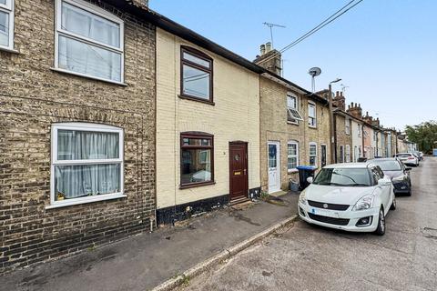 2 bed property, in Regent Street, £165,000