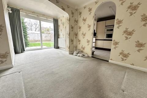 3 bed property, in Surrenden Road, £400,000