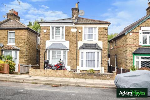 3 bed property, in Finchley Park, £800,000