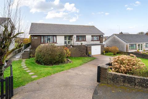 3 bed property, in Seaton Road, £320,000