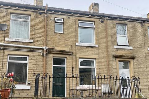 2 bed property, in Bramston Street, £125,000