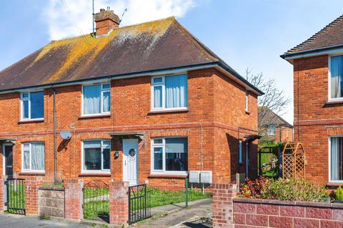 1 bed property, in Rye Street, £140,000