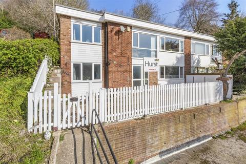 5 bed property, in Combe Rise, £500,000