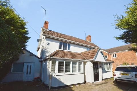 4 bed property, in Ings Road, £350,000