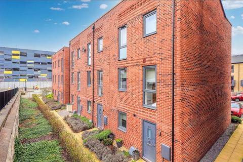 2 bed property, in 84 Carnforth WF1, £190,000