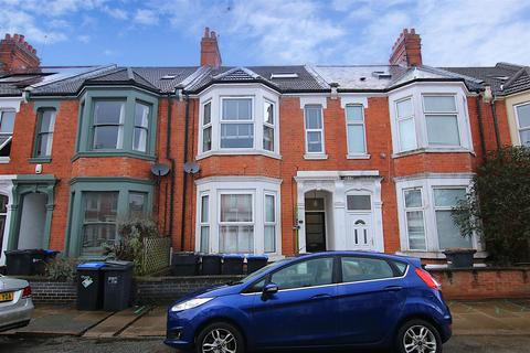 5 bed property, in Birchfield Road, £535,000
