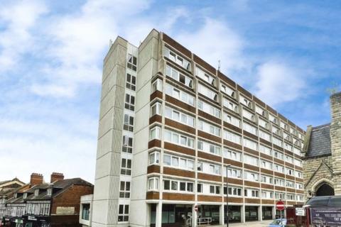 2 bed property, in Gower Street, £60,000
