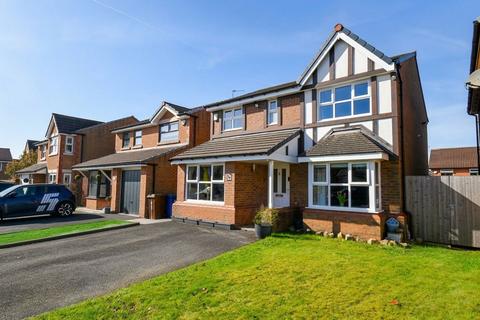 4 bed property, in Bank House Close, £400,000