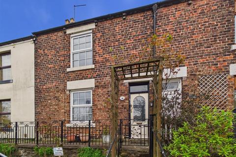 2 bed property, in Percy Terrace, £235,000