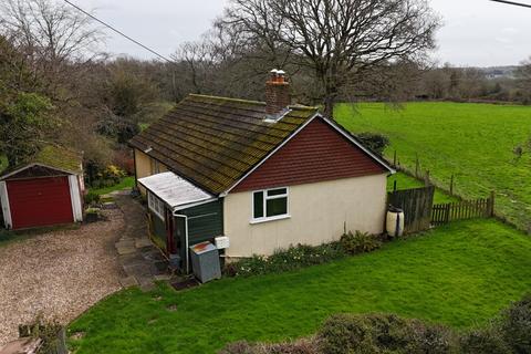 3 bed property, in Frenchmoor, £400,000