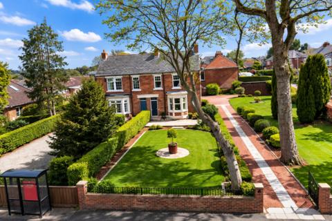 3 bed property, in Broom Lane, £440,000