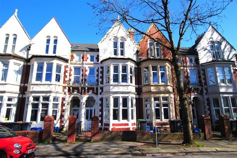 6 bed property, in Pen Y Lan Road, £395,000