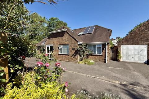 5 bed property, in Bishop Lane, £995,000