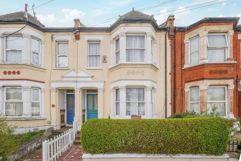 3 bed property, in Abbey Wood Road, £550,000