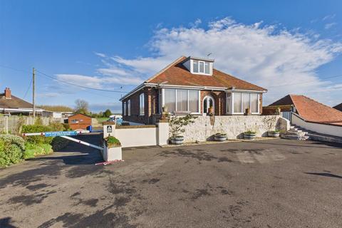 3 bed property, in Crofts Hill, £750,000