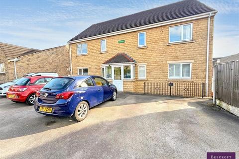 2 bed property, in School Street, £109,950