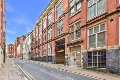 2 bed property, in Lexington Place, £180,000