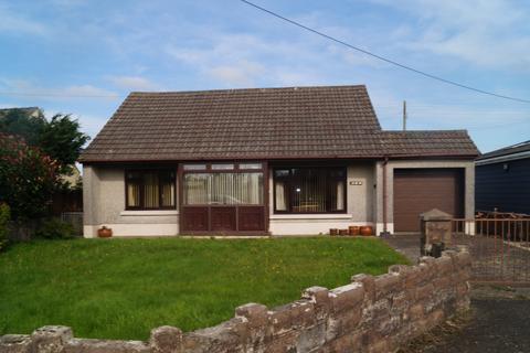 2 bed property, in Beulah Road, £200,000