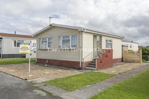 2 bed property, in West Shore Park, £72,000