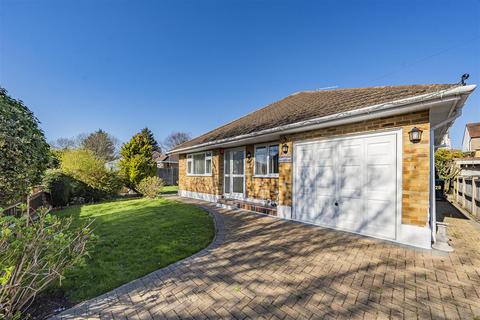 3 bed property, in Bentley Road, £569,999