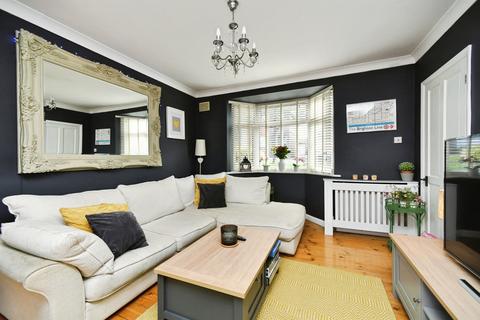 5 bed property, in Craignair Avenue, £550,000