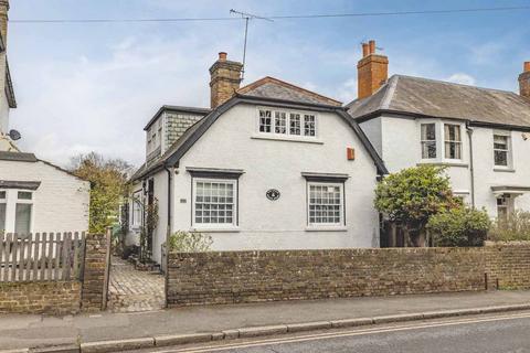 3 bed property, in Horton Road, £775,000