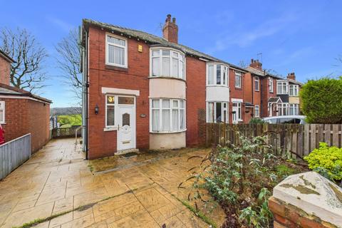 3 bed property, in Hereward Road, £160,000