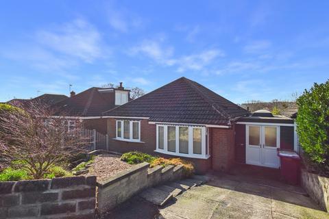 2 bed property, in Paddock Way, £315,000