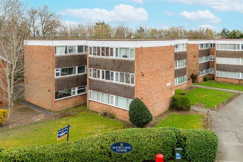 2 bed property, in Yarningale Road, £110,000