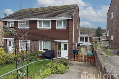3 bed property, in Wyre Close, £269,950