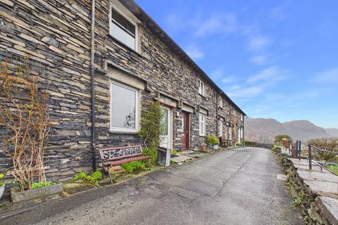 2 bed property, in Bank Terrace, £325,000