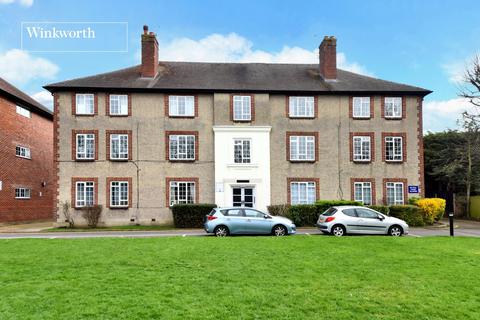 2 bed property, in Cheam Mansions, £325,000