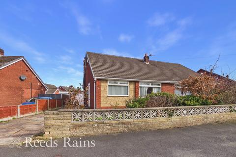 2 bed property, in Fairhaven Road, £190,000