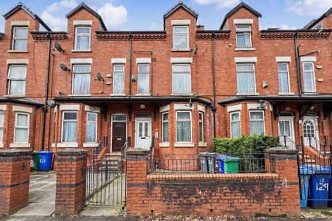 5 bed property, in Smedley Road, £280,000