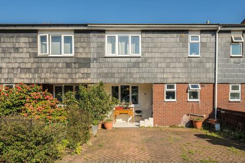 3 bed property, in Stellman Close, £750,000