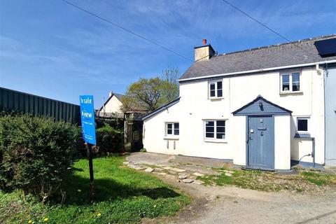 2 bed property, in Lewdown, £190,000