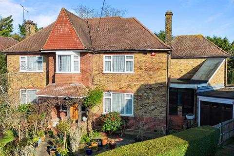5 bed property, in Cedars Close, £2,000,000