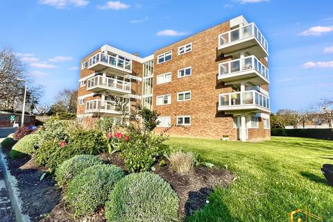 2 bed property, in 112 Barnhorn Road, £219,950