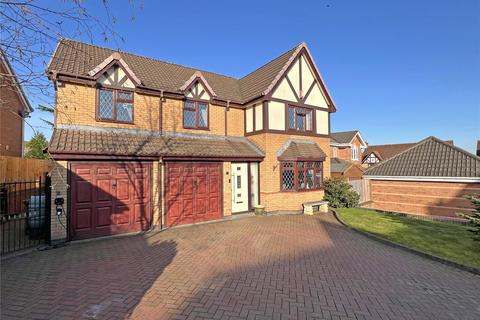 5 bed property, in Highgrove Meadows, £600,000