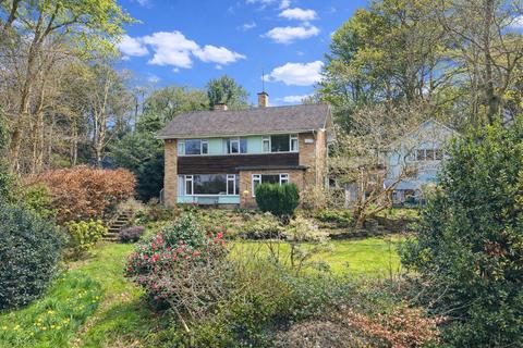 4 bed property, in Dawstone Road, £900,000
