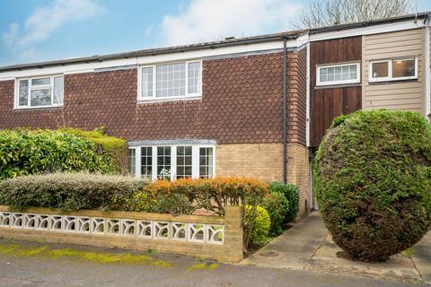 3 bed property, in Whitfield Close, £375,000
