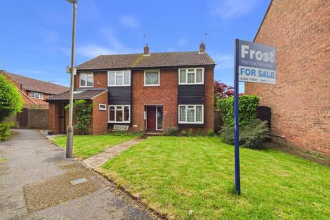 3 bed property, in Dinmore, £450,000