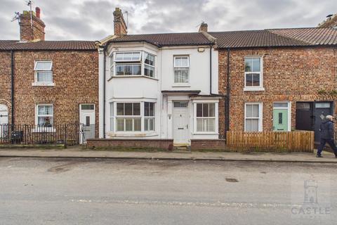 3 bed property, in Hurworth Road, £215,000