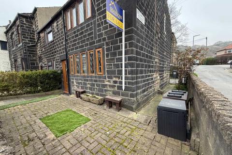 2 bed property, in Rochdale Road, £140,000